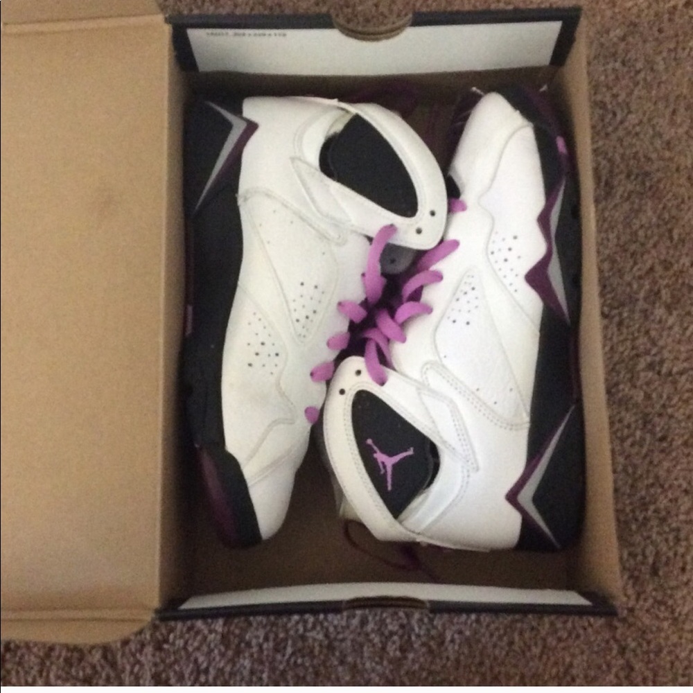 Retro Jordan’s 7 size 8w